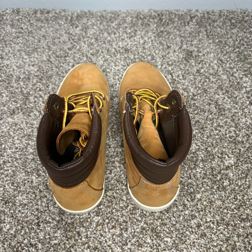 Timberland Women’s size 8.5 Tan and Brown Ankle Boots - Picture 4 of 12